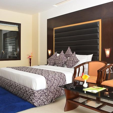 Hotel Golden Palace Purî Extérieur photo