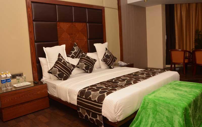 Hotel Golden Palace Purî Extérieur photo