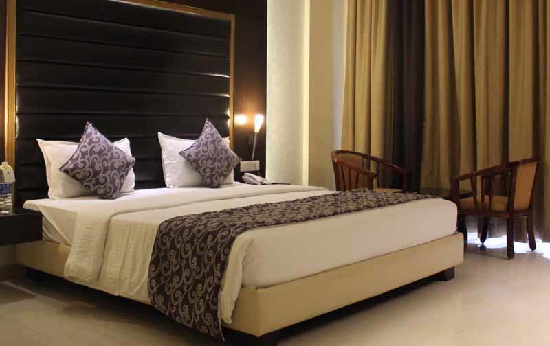 Hotel Golden Palace Purî Extérieur photo