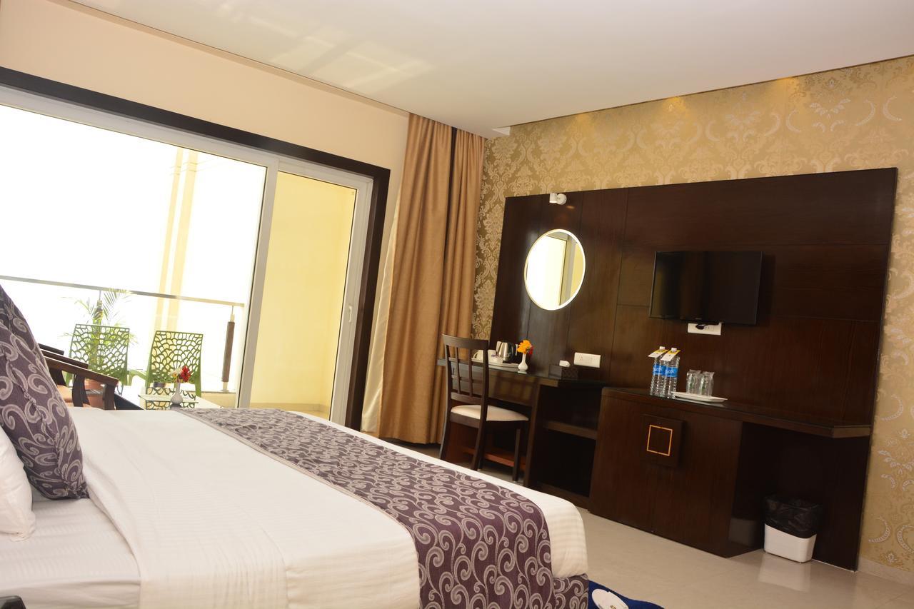 Hotel Golden Palace Purî Extérieur photo